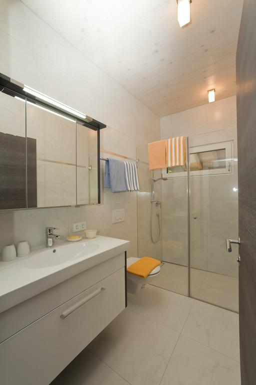 Haus Waldrand Apartman Oberndorf in Tirol Szoba fotó