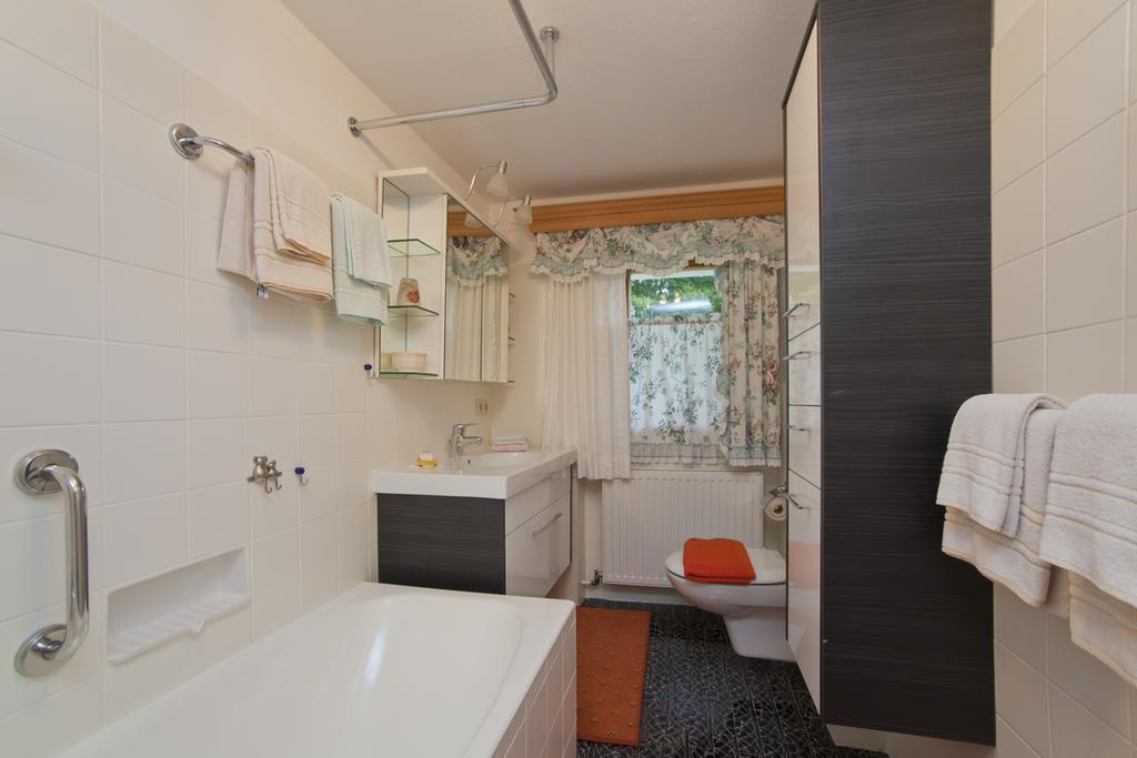 Haus Waldrand Apartman Oberndorf in Tirol Kültér fotó
